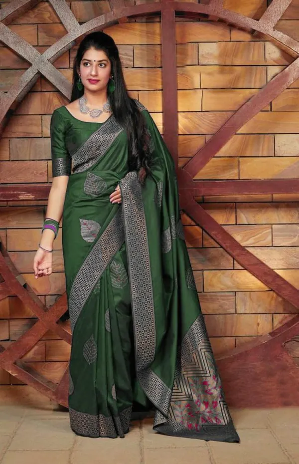 Dark_Green_Woven_Kanjivaram_Silk_Saree_with_Saree_Cover